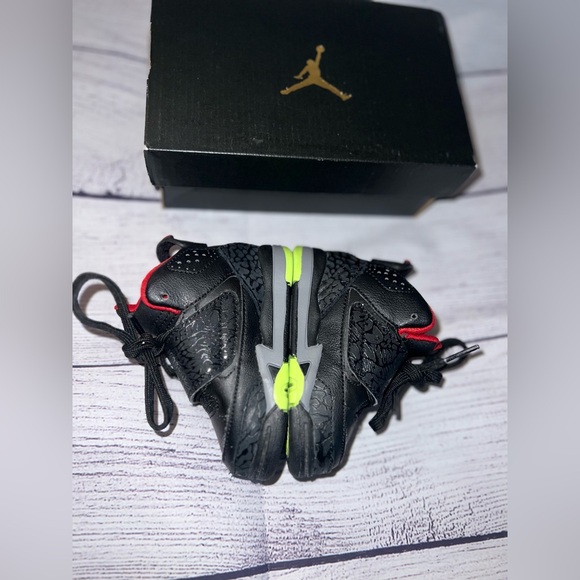 Air Jordan “Son Of Mars” Toddler Boys💙Gently worn. Like NEW! Limited Edition! - Picture 12 of 13